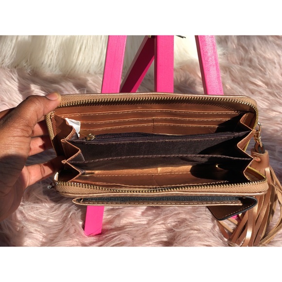 Rose Gold Clutch/Crossbody/Wallet/Wristlet - Picture 2 of 3
